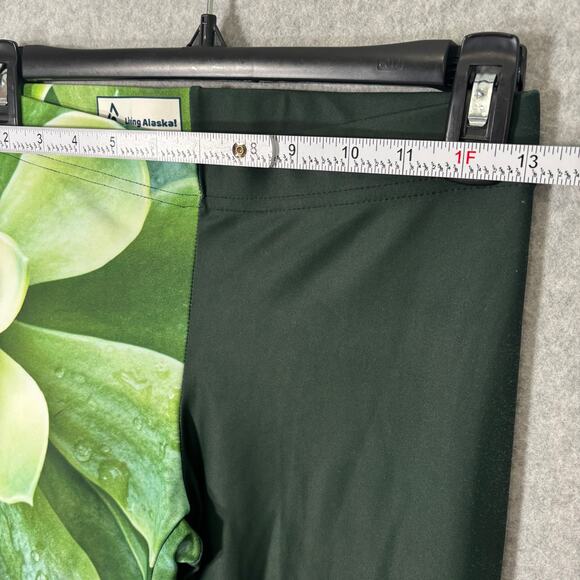 57 Peaks Leggings Small Green‎ Succulent Yoga Performance 7/8 Soft Butter $98 - Picture 4 of 9